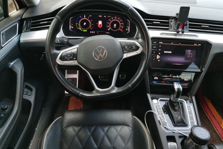 Used Volkswagen Magotan GTE Plug-in Hybrid 2022 GTE Luxury Model Steering Wheel