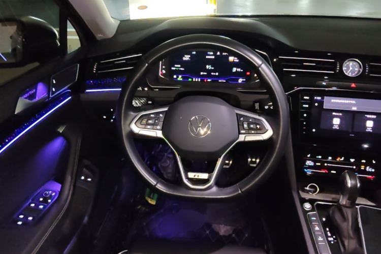 Used Volkswagen Magotan GTE Plug-in Hybrid 2022 GTE Luxury Model Steering Wheel