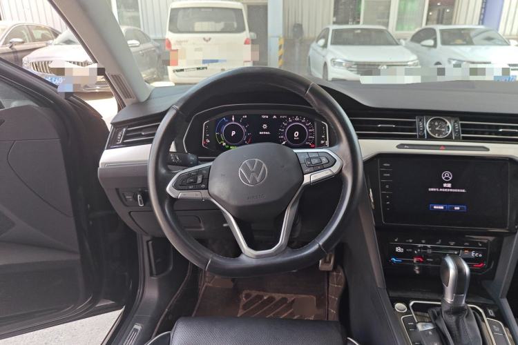 Used Volkswagen Magotan GTE Plug-in Hybrid 2022 GTE Luxury Model Steering Wheel