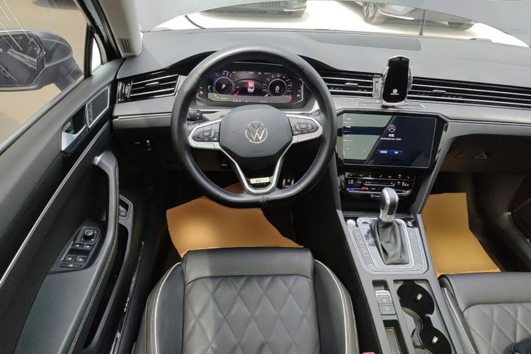 Used Volkswagen Magotan GTE Plug-in Hybrid 2022 GTE Luxury Model Steering Wheel