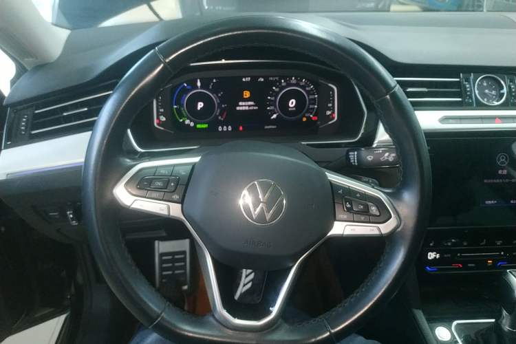 Used Volkswagen Magotan GTE Plug-in Hybrid 2022 GTE Luxury Model Steering Wheel