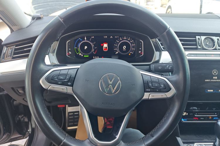 Used Volkswagen Magotan GTE Plug-in Hybrid 2022 GTE Luxury Model Steering Wheel