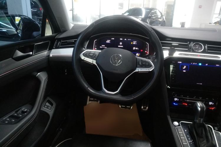 Used Volkswagen Magotan GTE Plug-in Hybrid 2022 GTE Prestige Model Steering Wheel