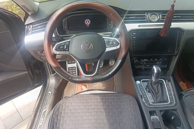 Used Volkswagen Magotan GTE Plug-in Hybrid 2022 GTE Luxury Model Steering Wheel