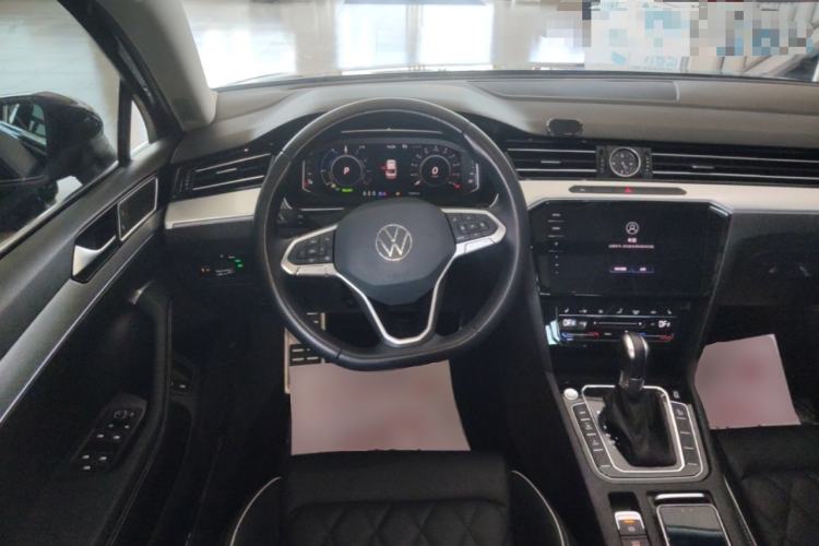 Used Volkswagen Magotan GTE Plug-in Hybrid 2022 GTE Luxury Model Steering Wheel