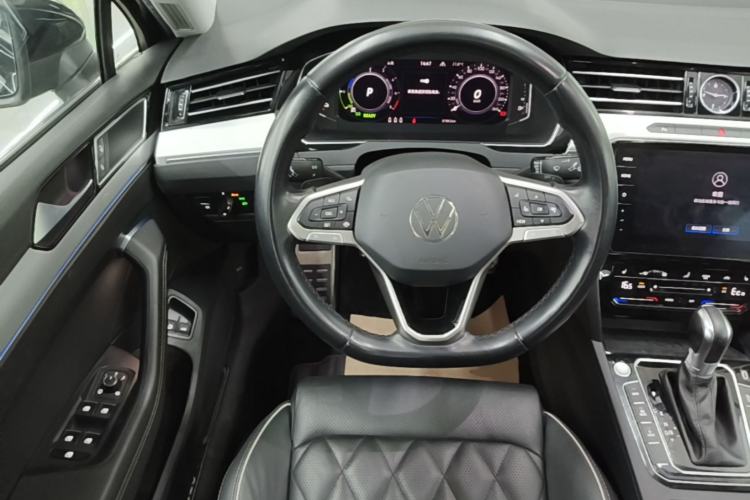 Used Volkswagen Magotan GTE Plug-in Hybrid 2022 GTE Luxury Model Steering Wheel