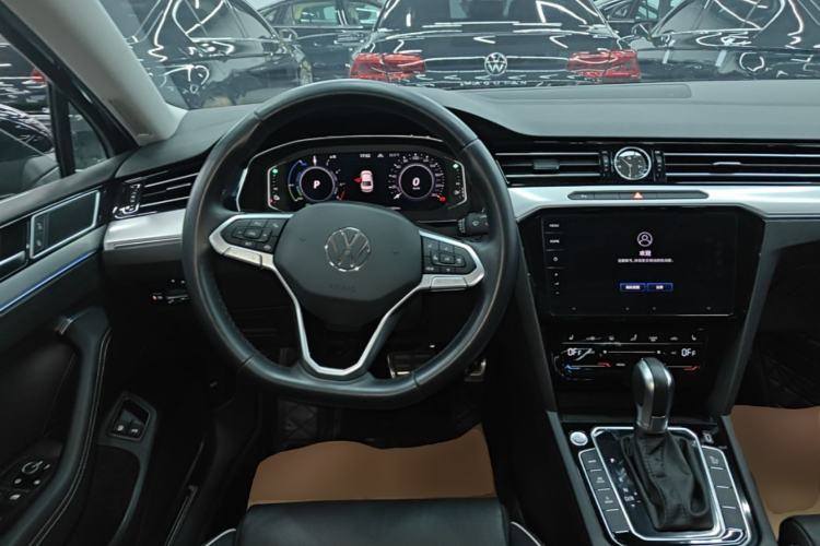 Used Volkswagen Magotan GTE Plug-in Hybrid 2022 GTE Luxury Model Steering Wheel