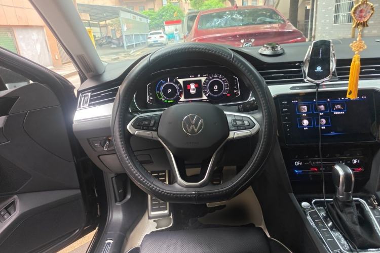Used Volkswagen Magotan GTE Plug-in Hybrid 2022 GTE Luxury Model Steering Wheel