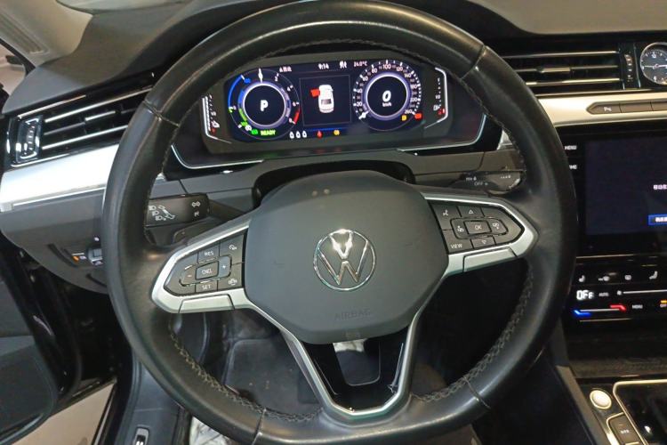 Used Volkswagen Magotan GTE Plug-in Hybrid 2022 GTE Luxury Model Steering Wheel