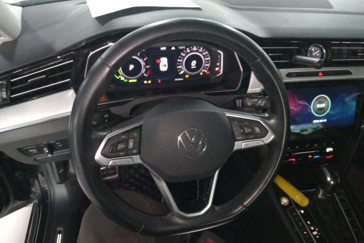 Used Volkswagen Magotan GTE Plug-in Hybrid 2022 GTE Luxury Model Steering Wheel