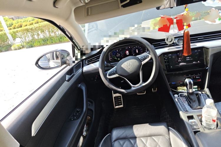 Used Volkswagen Magotan GTE Plug-in Hybrid 2022 GTE Luxury Model Steering Wheel