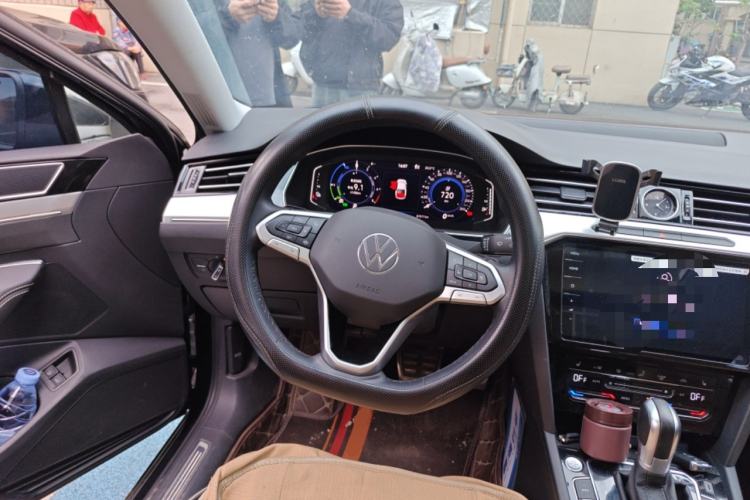 Used Volkswagen Magotan GTE Plug-in Hybrid 2022 GTE Luxury Model Steering Wheel
