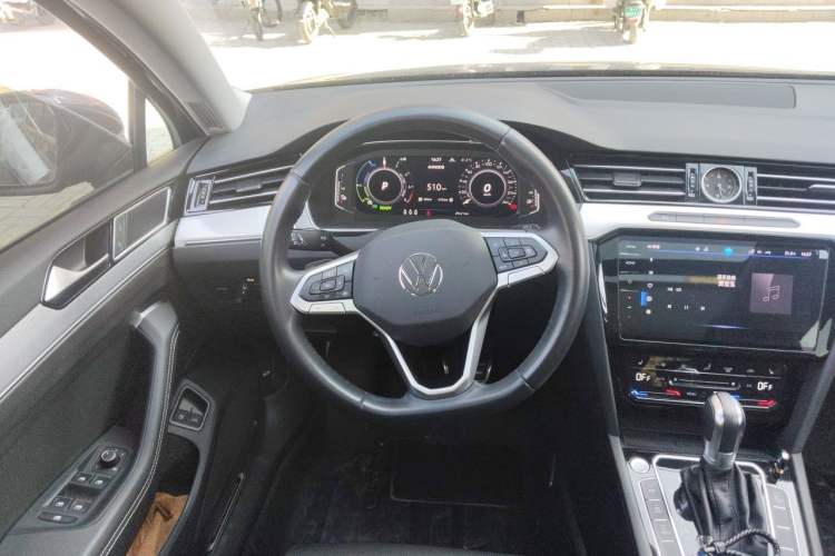 Used Volkswagen Magotan GTE Plug-in Hybrid 2022 GTE Luxury Model Steering Wheel