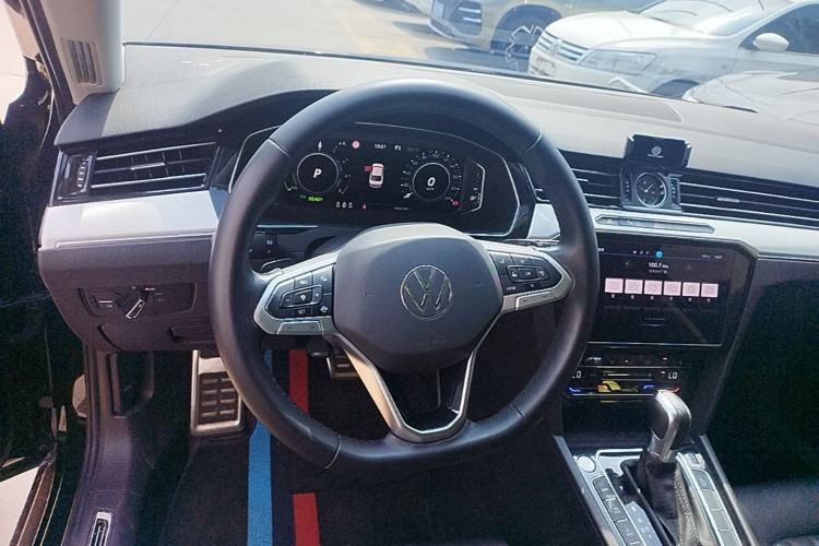Used Volkswagen Magotan GTE Plug-in Hybrid 2022 GTE Prestige Model Steering Wheel