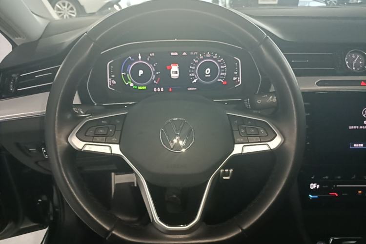 Used Volkswagen Magotan GTE Plug-in Hybrid 2022 GTE Luxury Model Steering Wheel