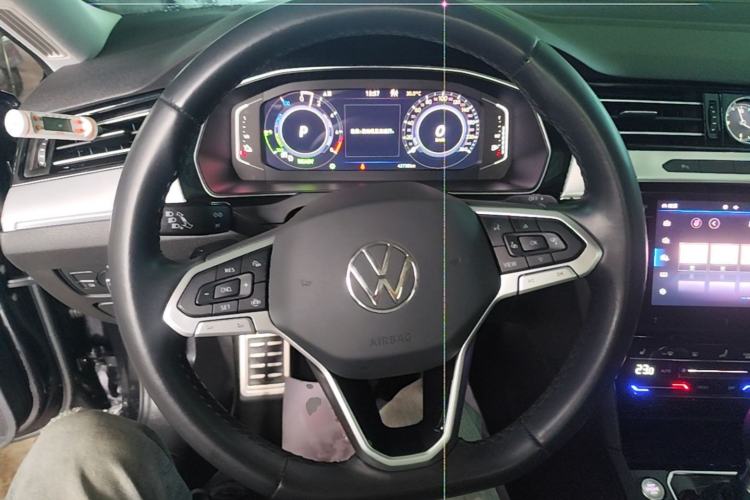 Used Volkswagen Magotan GTE Plug-in Hybrid 2022 GTE Luxury Model Steering Wheel