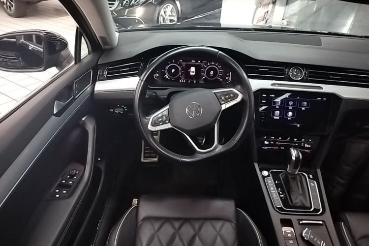 Used Volkswagen Magotan GTE Plug-in Hybrid 2022 GTE Luxury Model Steering Wheel