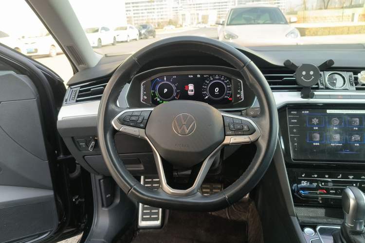 Used Volkswagen Magotan GTE Plug-in Hybrid 2022 GTE Luxury Model Steering Wheel