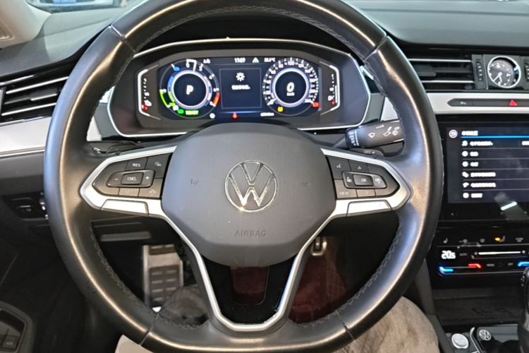 Used Volkswagen Magotan GTE Plug-in Hybrid 2022 GTE Luxury Model Steering Wheel