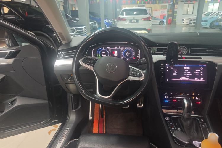 Used Volkswagen Magotan GTE Plug-in Hybrid 2022 GTE Luxury Model Steering Wheel