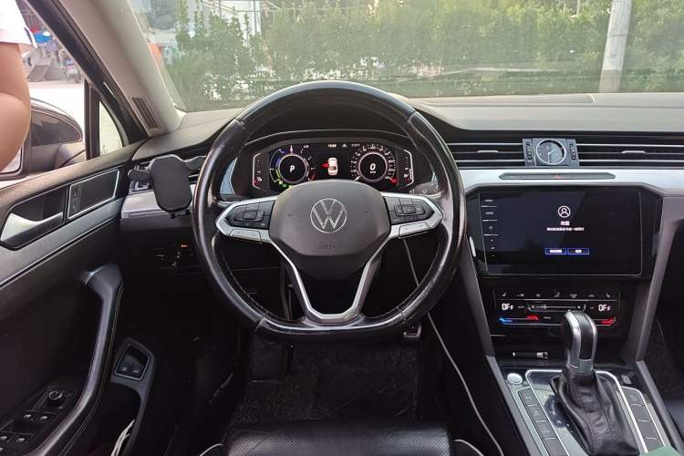 Used Volkswagen Magotan GTE Plug-in Hybrid 2022 GTE Luxury Model Steering Wheel