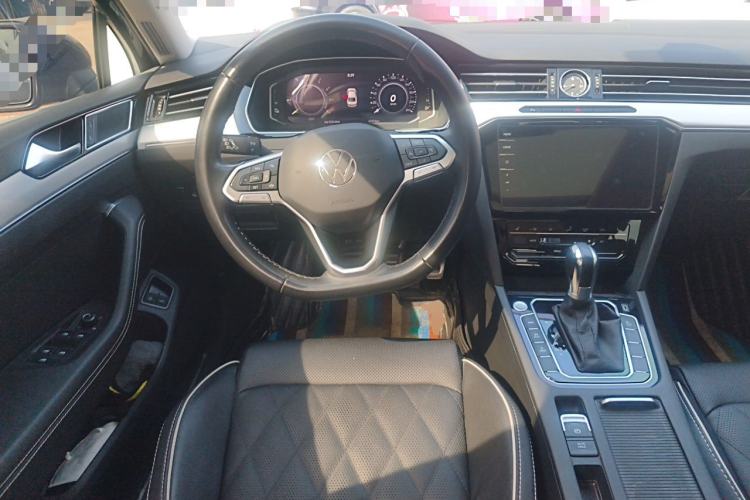 Used Volkswagen Magotan GTE Plug-in Hybrid 2022 GTE Luxury Model Steering Wheel