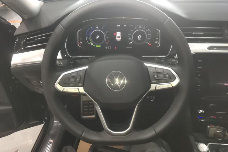 Used Volkswagen Magotan GTE Plug-in Hybrid 2022 GTE Luxury Model Steering Wheel
