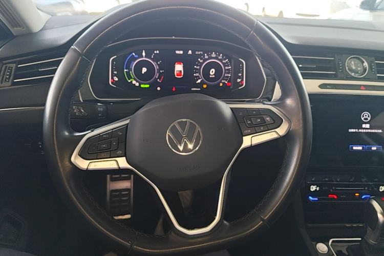 Used Volkswagen Magotan GTE Plug-in Hybrid 2022 GTE Luxury Model Steering Wheel