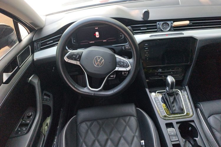 Used Volkswagen Magotan GTE Plug-in Hybrid 2022 GTE Luxury Model Steering Wheel