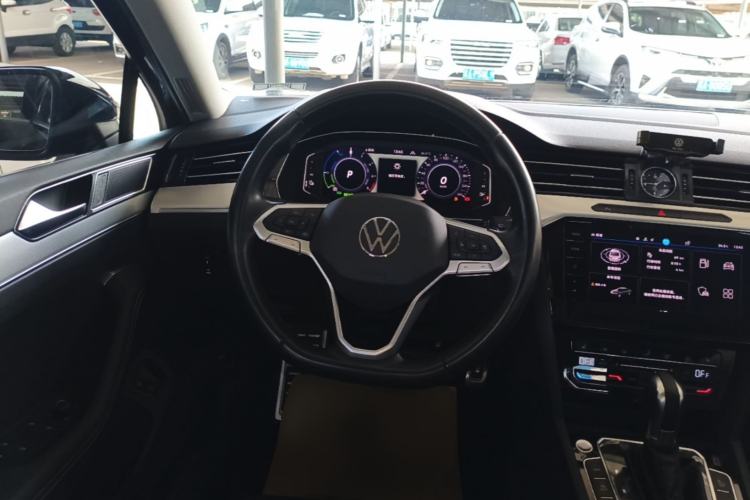 Used Volkswagen Magotan GTE Plug-in Hybrid 2022 GTE Luxury Model Steering Wheel