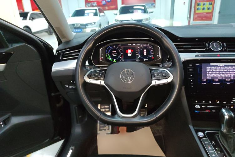 Used Volkswagen Magotan GTE Plug-in Hybrid 2022 GTE Luxury Model Steering Wheel