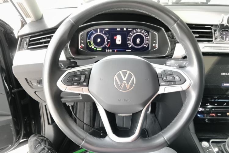 Used Volkswagen Magotan GTE Plug-in Hybrid 2022 GTE Luxury Model Steering Wheel