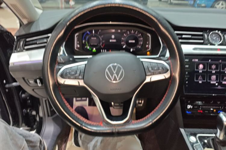 Used Volkswagen Magotan GTE Plug-in Hybrid 2022 GTE Luxury Model Steering Wheel
