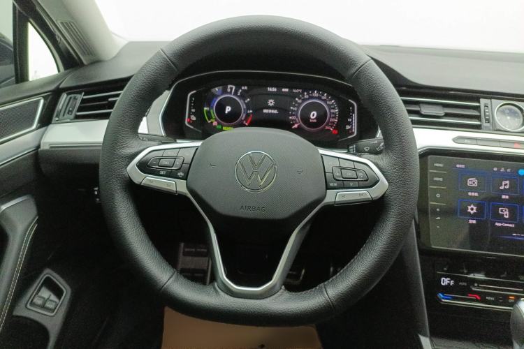 Used Volkswagen Magotan GTE Plug-in Hybrid 2022 GTE Luxury Model Steering Wheel
