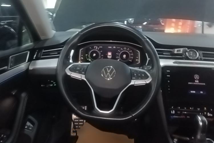 Used Volkswagen Magotan GTE Plug-in Hybrid 2022 GTE Luxury Model Steering Wheel