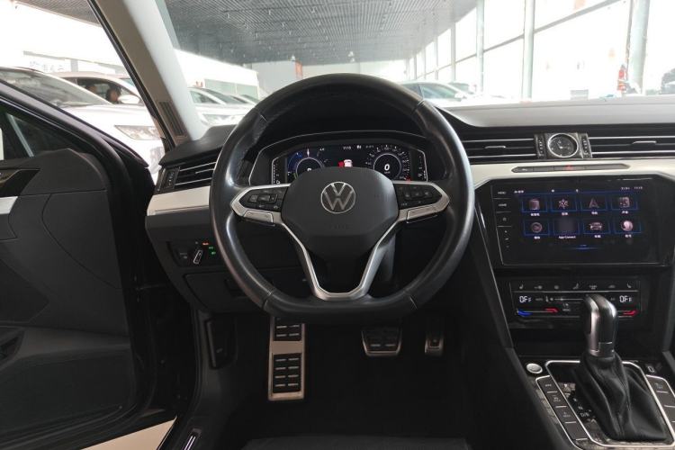 Used Volkswagen Magotan GTE Plug-in Hybrid 2022 GTE Luxury Model Steering Wheel