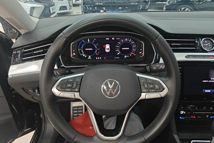Used Volkswagen Magotan GTE Plug-in Hybrid 2022 GTE Luxury Model Steering Wheel