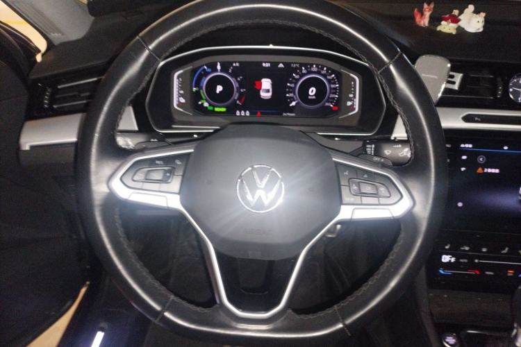 Used Volkswagen Magotan GTE Plug-in Hybrid 2022 GTE Luxury Model Steering Wheel