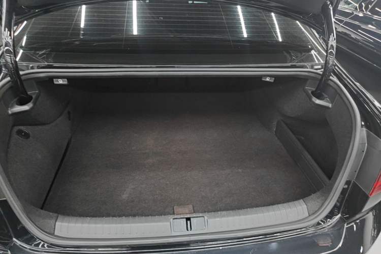 Used Volkswagen Magotan GTE Plug-in Hybrid 2022 GTE Luxury Model Trunk