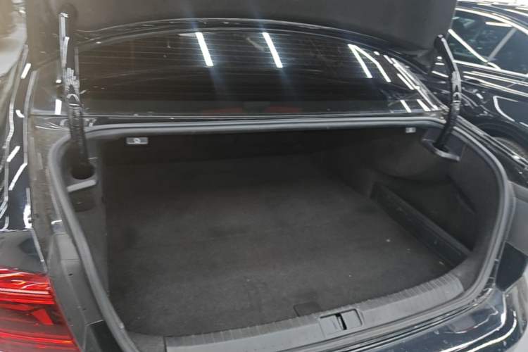 Used Volkswagen Magotan GTE Plug-in Hybrid 2022 GTE Luxury Model Trunk