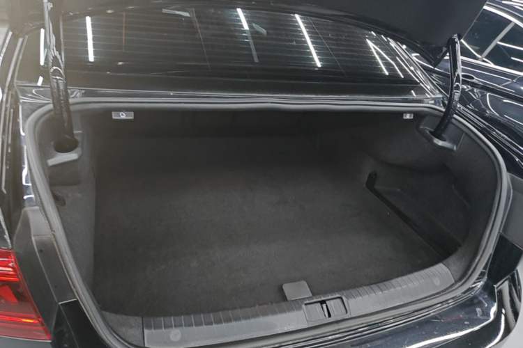 Used Volkswagen Magotan GTE Plug-in Hybrid 2022 GTE Luxury Model Trunk