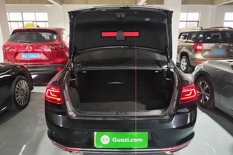 Used Volkswagen Magotan GTE Plug-in Hybrid 2022 GTE Luxury Model Trunk