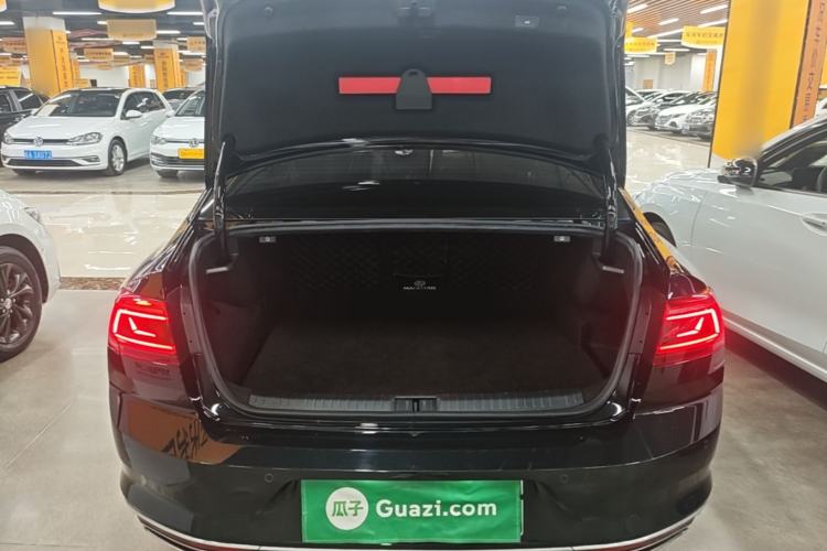 Used Volkswagen Magotan GTE Plug-in Hybrid 2022 GTE Luxury Model Trunk