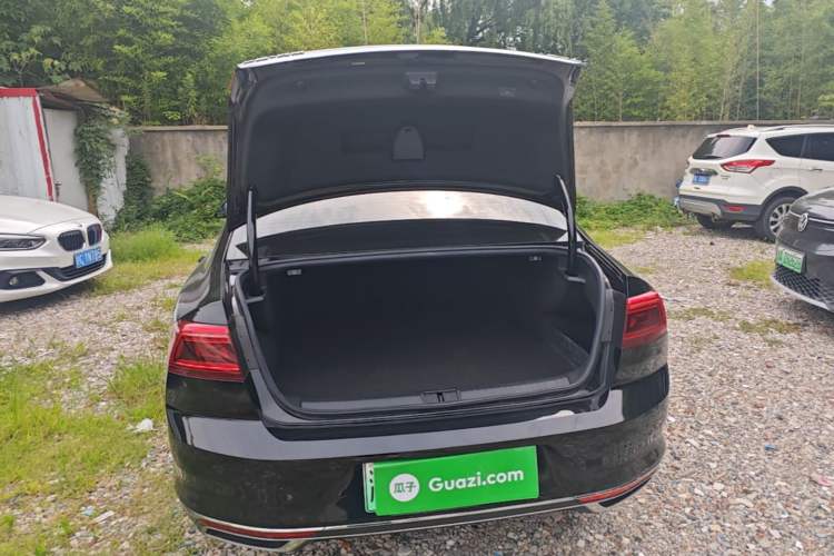 Used Volkswagen Magotan GTE Plug-in Hybrid 2022 GTE Luxury Model Trunk