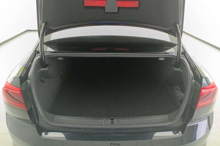 Used Volkswagen Magotan GTE Plug-in Hybrid 2022 GTE Luxury Model Trunk