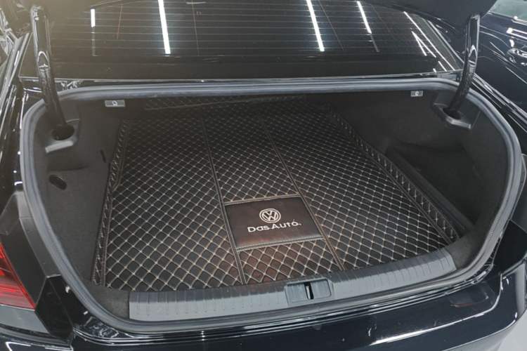 Used Volkswagen Magotan GTE Plug-in Hybrid 2022 GTE Luxury Model Trunk