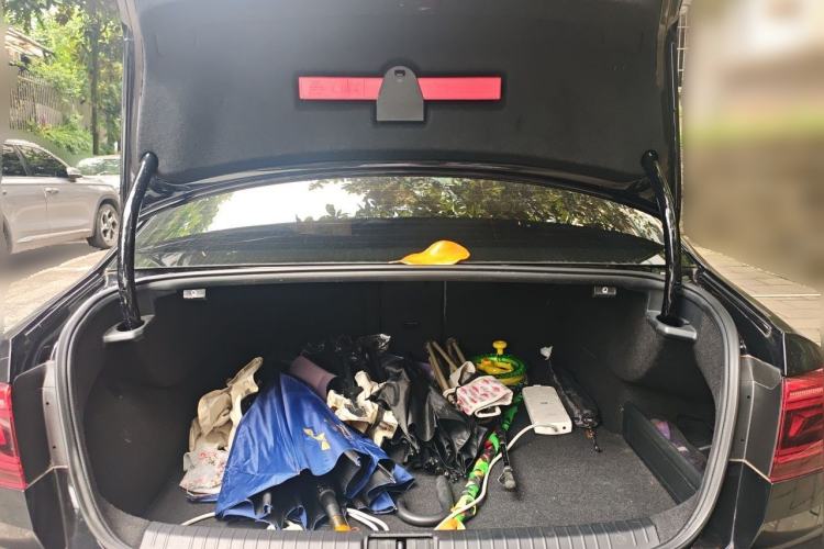 Used Volkswagen Magotan GTE Plug-in Hybrid 2022 GTE Luxury Model Trunk