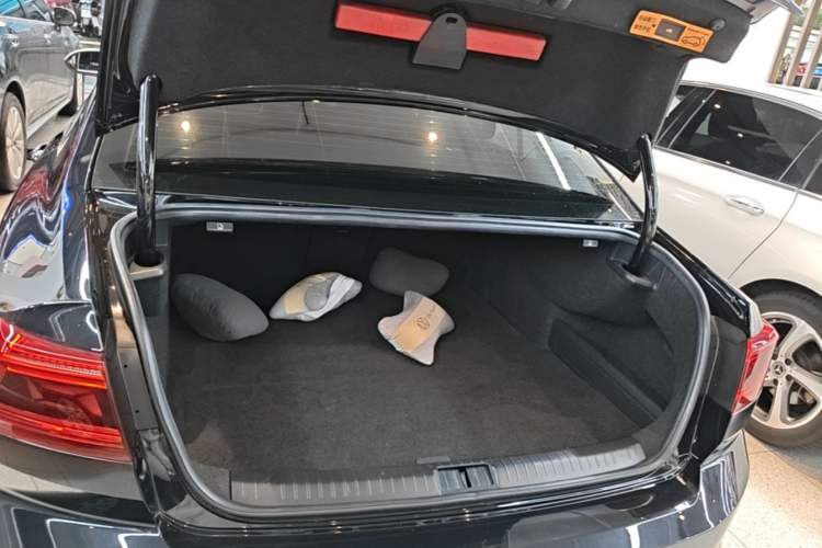 Used Volkswagen Magotan GTE Plug-in Hybrid 2022 GTE Luxury Model Trunk