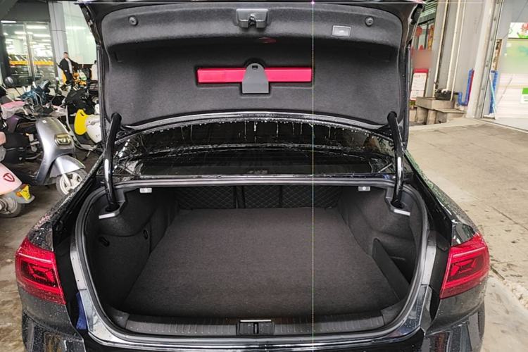 Used Volkswagen Magotan GTE Plug-in Hybrid 2022 GTE Luxury Model Trunk