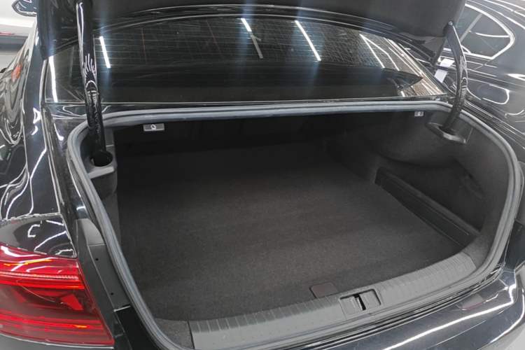 Used Volkswagen Magotan GTE Plug-in Hybrid 2022 GTE Luxury Model Trunk